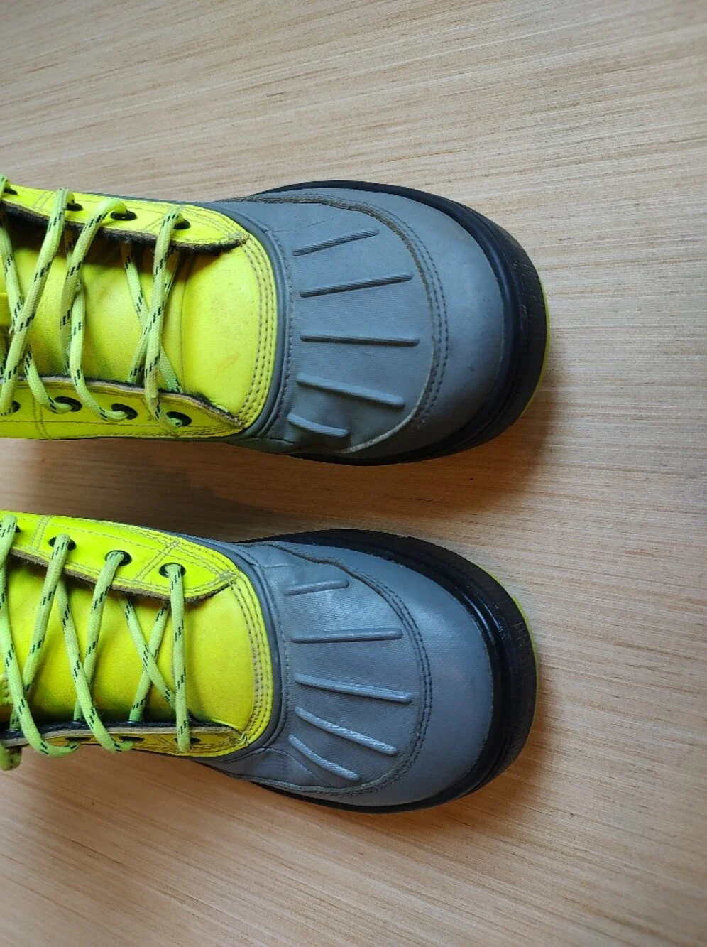 Nike Woodside 2 High Boots Lace Up Sneakers Yellow Neon Green Grey Rubber 7Y